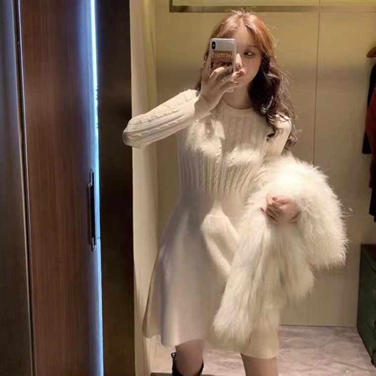 Đầm dệt kim tay dài đơn giản nữ tính