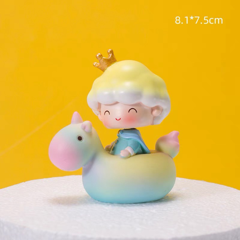 Công chúa,hoàng tử ngồi phao