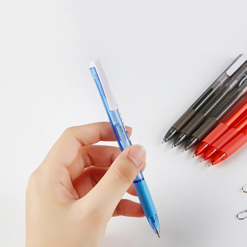 Bút Bi Vỏ Nhựa Ngòi 0.5mm
