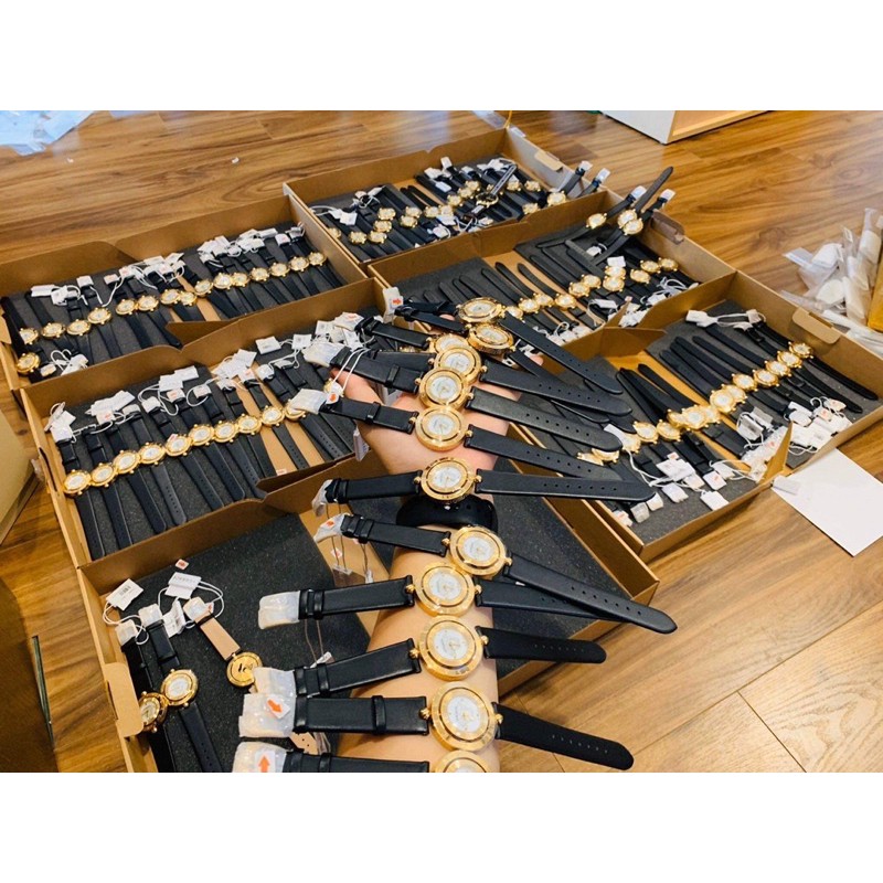 Đồng hồ nữ Versace Eon .