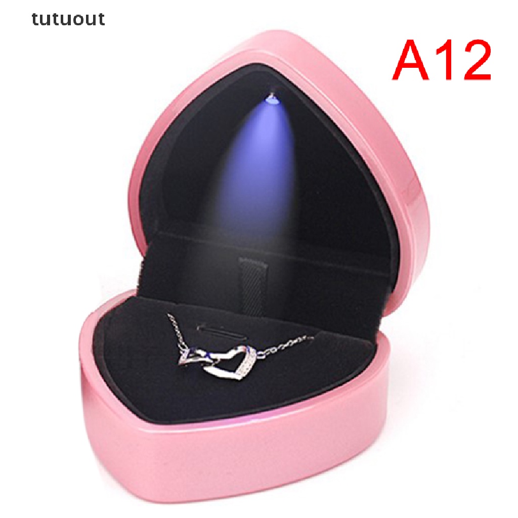 1 Hộp Đựng Nhẫn Hình Trái Tim Có Đèn LED