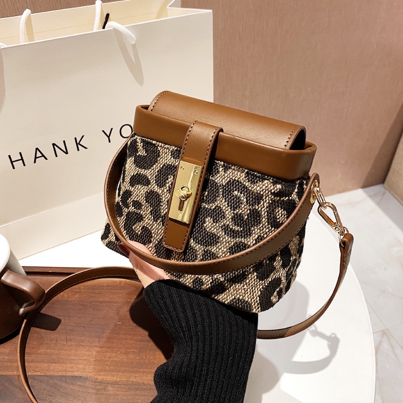 Túi đeo chéo IELGY có họa tiết thời trang cao cấp dành cho nữ