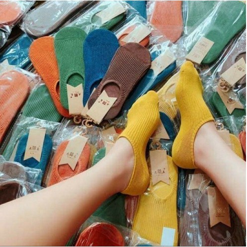 Một đôi tất nửa bàn chống tụt gót LIAO cho bạn gái cực đẹp