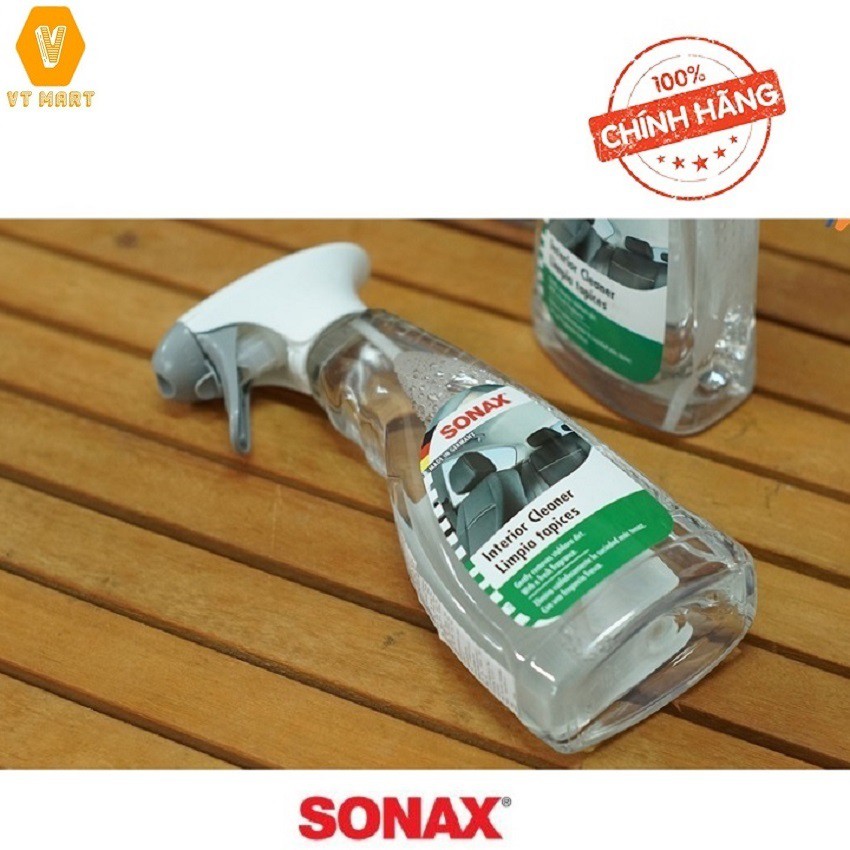 Dung dịch làm sạch nội thất xe Sonax Interior Cleaner 500ml 321200 làm sạch dễ dàng và toàn diện các vết bẩn cứng đầu.