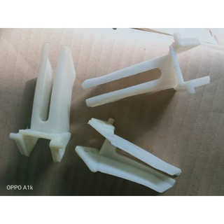 Dẫn hướng cây mạ - máy cấy lúa Kubota SPW48C