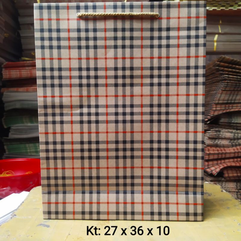 Túi giấy đẹp - Combo 50c túi quà tặng số 3 kt: 27x36x11 | WebRaoVat - webraovat.net.vn