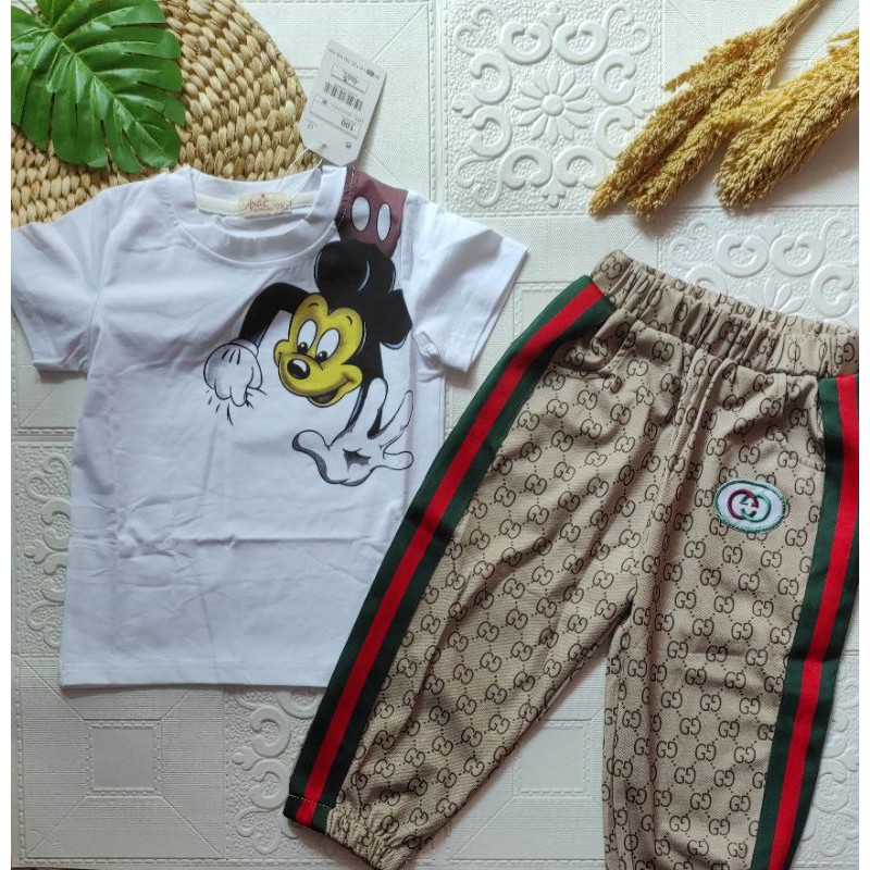 Bộ Quần Áo In Hình Chuột Mickey Gucci Đáng Yêu Cho Bé