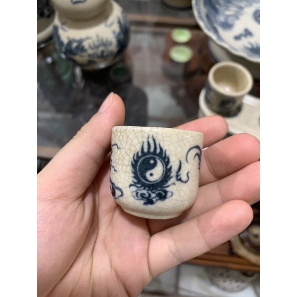 Chén cúng men rạn