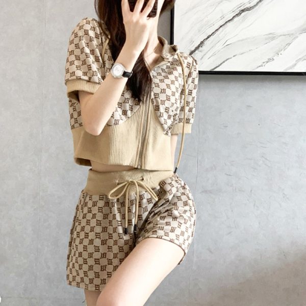 Set trang phục PERTY áo tay ngắn và quần đùi ống rộng thời trang trẻ trung dành cho nữ