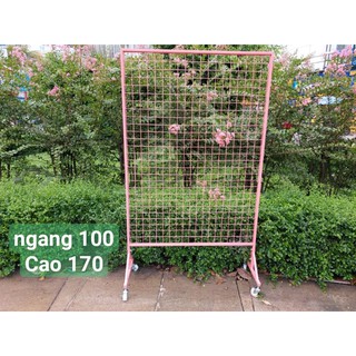 Khung lưới có chân màu hồng