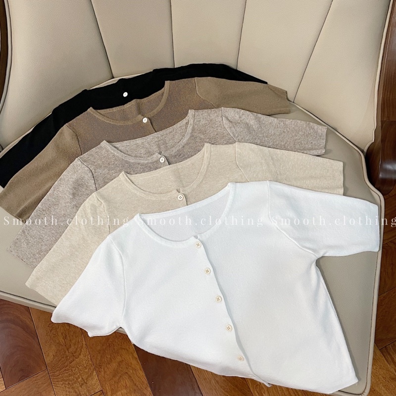 Áo len cộc tay cài cúc