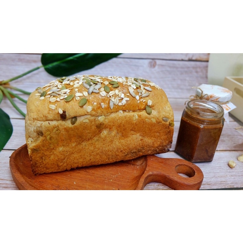 Bánh mì đen nguyên cám mix hạt 450g