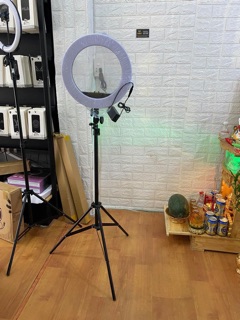 Đèn livestream