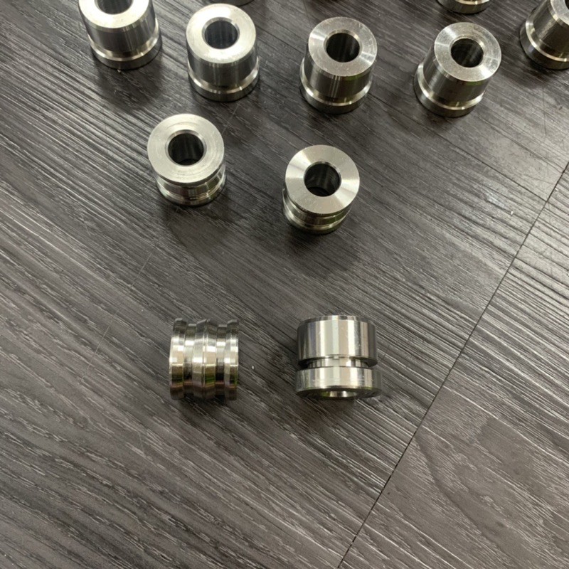 Canh bánh trước sau inox Ex 2010