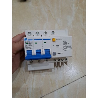 Aptomat chống giật 3 pha