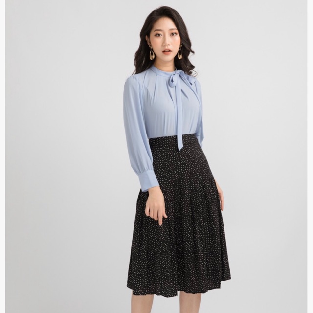 Chân váy chấm bi