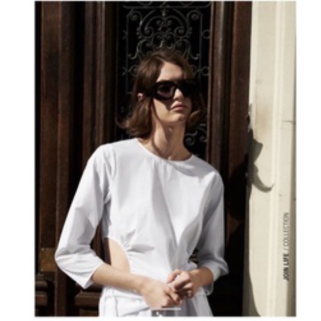 Set zara size xs màu trắng kèm áo và chân váy midi