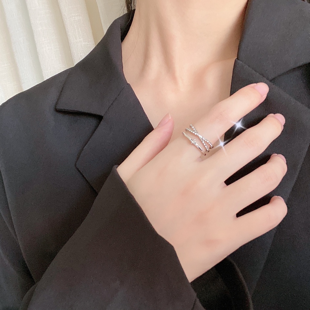 nhẫn chéo nữ thời trang cá tính ngón trỏ thiết kế cho các cô nàng xinh đẹp