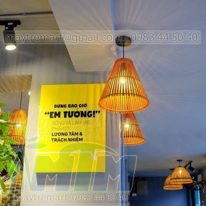 Chao đèn mây tre nơm xòe