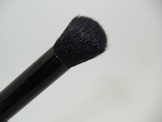 CỌ ELF FLAWLESS CONCEALER BRUSH (che khuyết điểm)
