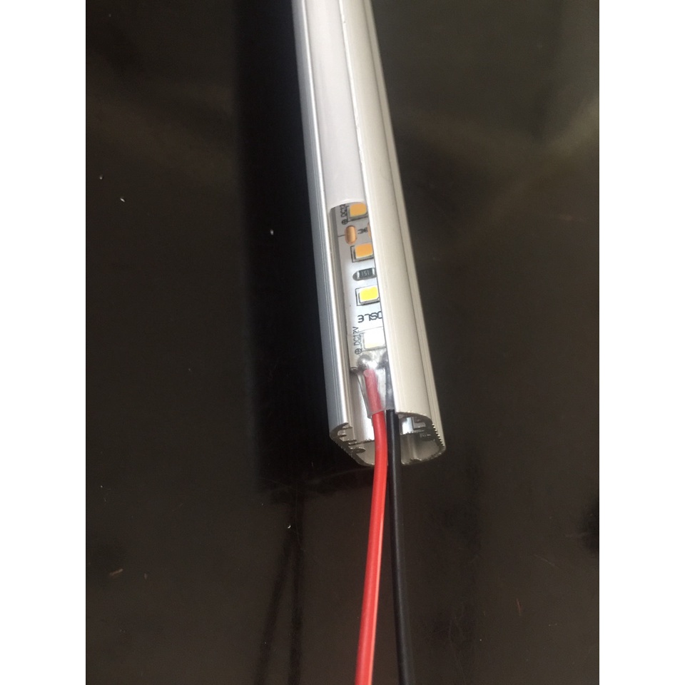 Thanh suốt LED tủ quần áo, Gồm đèn led 12V loại 10W/m. Chất liệu nhôm, Kt 30*15mm. Dùng thêm Nguồn 12v. BH 1 năm