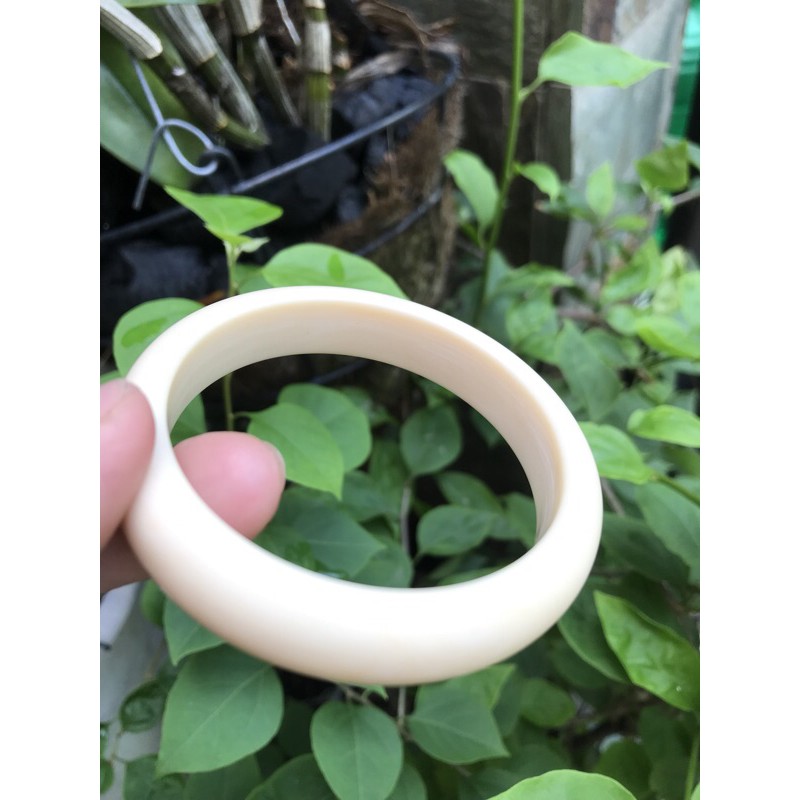 🌸🌸VÒNG TAY NỮ ĐEO MÀU TRẮNG XƯƠNG MỸ NGHỆ SIZE 54MM x Bản Cao 12mm x Dầy 8mm NẶNG 50KG - 57KG ĐEO Ạ CÓ 280K