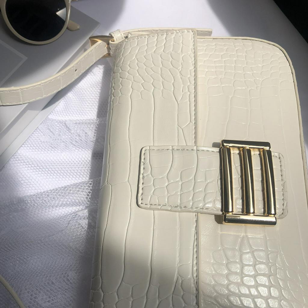 Túi kẹp nách giả da cá sấu phối khóa kim loại thời trang cho nữ