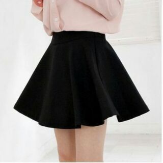 Chân váy xòe ngắn màu đen