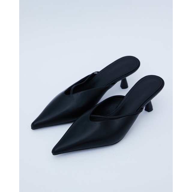 2328 - SỤC JADE V-CUT CLOSED TOE MULES
