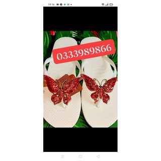 Dép gắn charm bắt ốc vặn