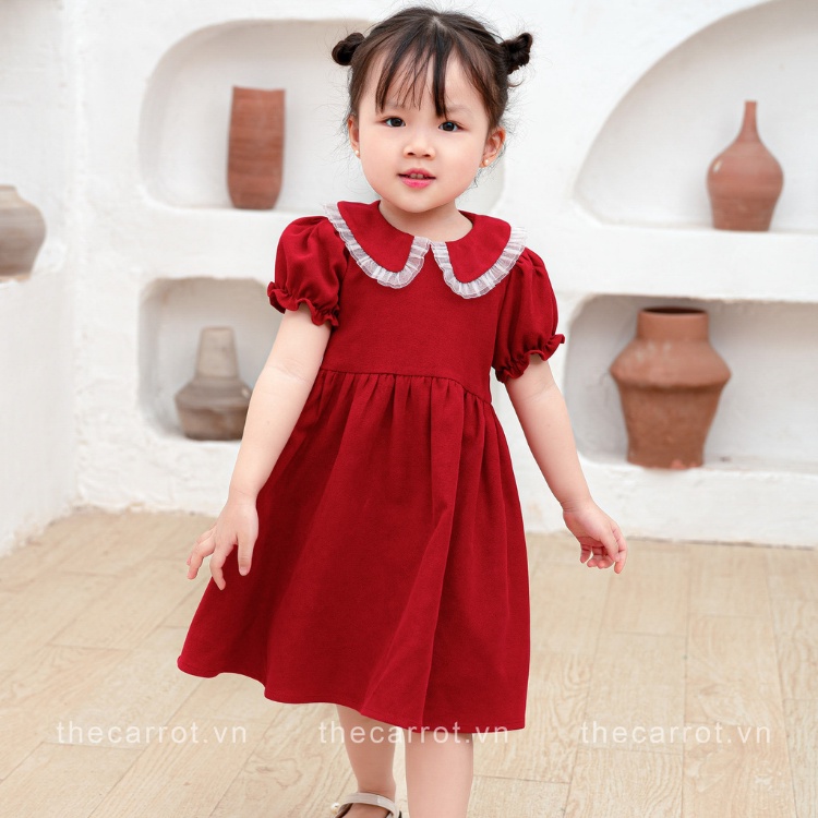 Váy nhung đỏ CARROT cho bé gái, dáng xòe, cộc tay, cổ ren bèo phối ruy băng, chất liệu nhung chéo hàn