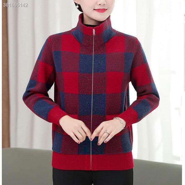 Áo khoác họa tiết kẻ caro thời trang xuân thu đơn giản cho nữ trung niên 40-50 tuổi