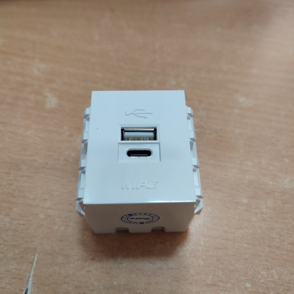 Ổ cắm sạc USB gắn âm tường MPE tích hơp kiểu cũ và mới type A & type C