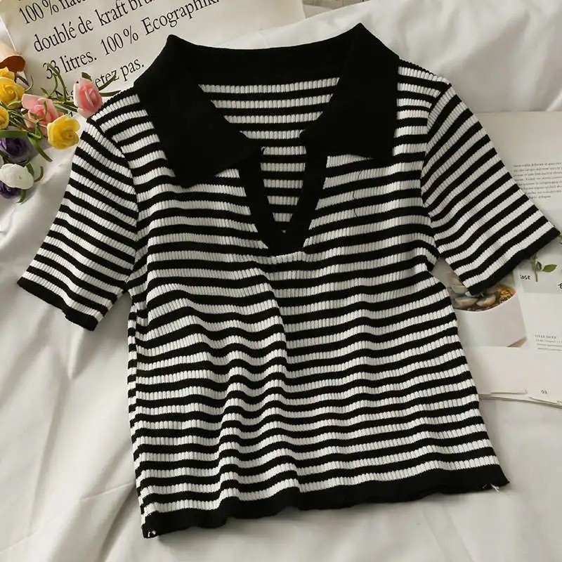 Áo len nữ croptop có cổ cộc tay thu đông kẻ ngang 3 màu đẹp | BigBuy360 - bigbuy360.vn