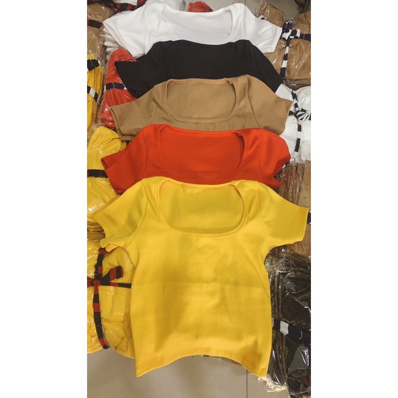 ÁO CROPTOP CỔ VUÔNG TAY NGẮN ÔM