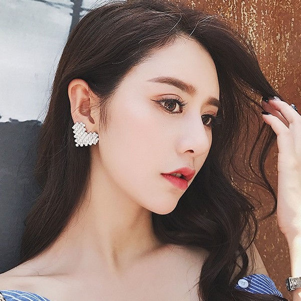 Bông tai hình trái tim treo vòng tròn lớn hoa tai