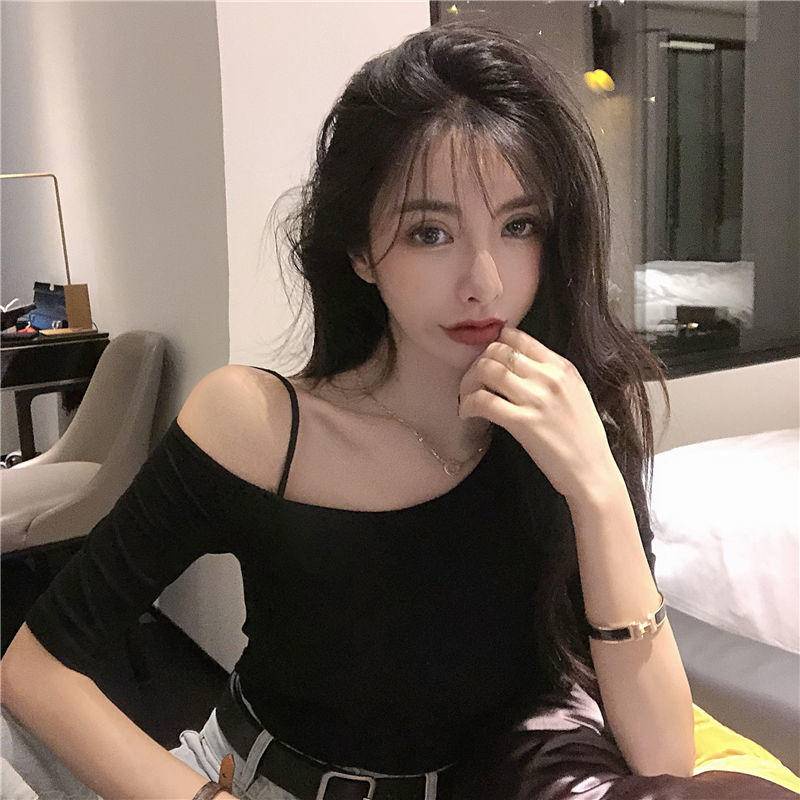 Áo Kiểu Tay Ngắn Trễ Vai Màu Trơn Thiết Kế Ôm Sát Tôn Dáng