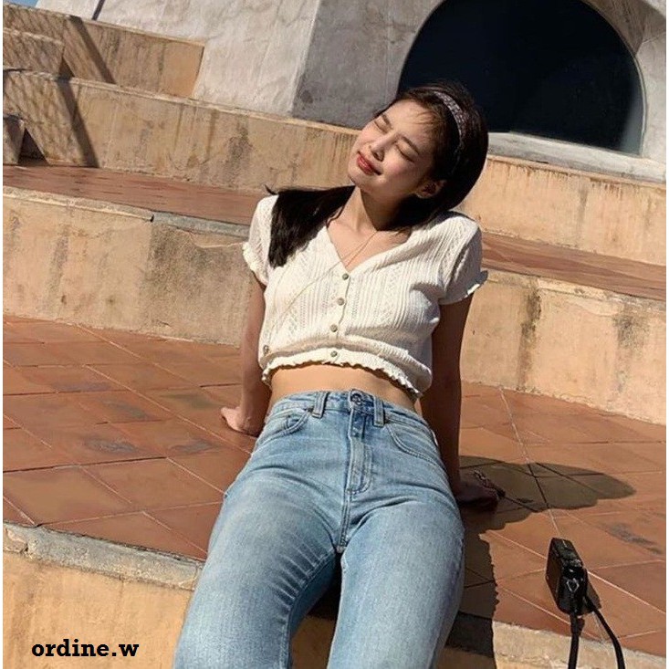 Sẵn_Quần bò ống đứng giống Jennie