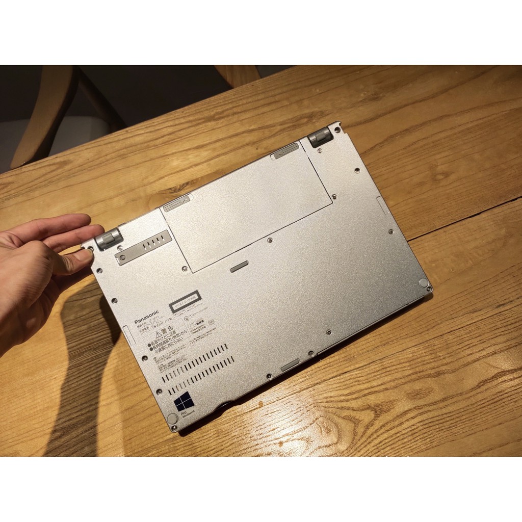 Laptop Panasonic CF-MX3 Core i5-4200/4gb Ram/128gb SSD/12.5inch Full HD cảm ứng gập 360 độ vỏ nhôm nhập khẩu nhật bản