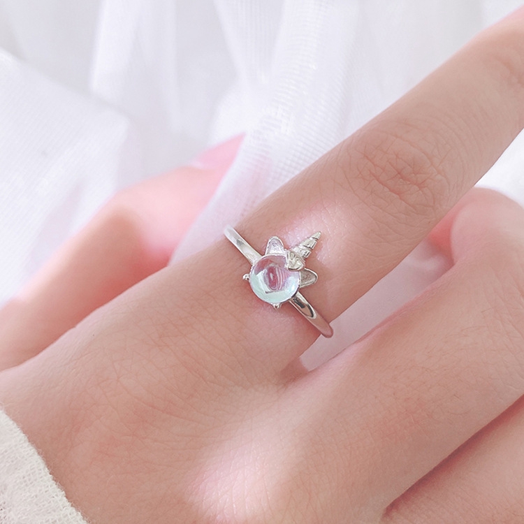 Nhẫn mạ bạc đính đá hình mặt trăng kỳ lân cho nữ