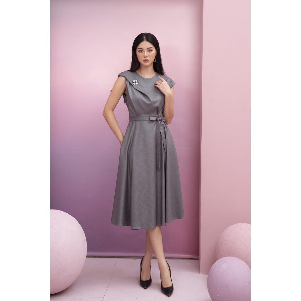 Đầm sát nách dáng thắt eo Eva De Eva 21ADKE036G