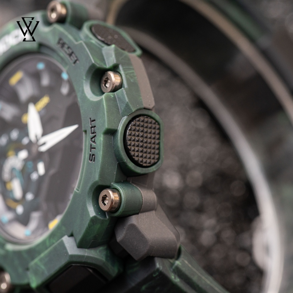 Đồng Hồ Năng Lượng Mặt Trời Nam Casio G-Shock WATCHSTORE GA-2200MFR-3A Mặt Kính Nhựa 47mm, Vỏ Và Dây Nhựa Bền Bỉ