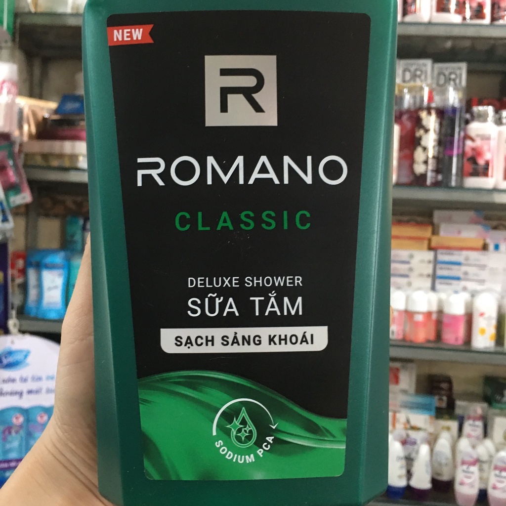 Sữa tắm nước hoa Romano Classic sạch sảng khoái 650g