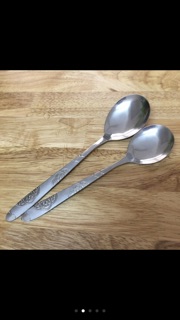 Thìa inox có trạm khắc hoa văn