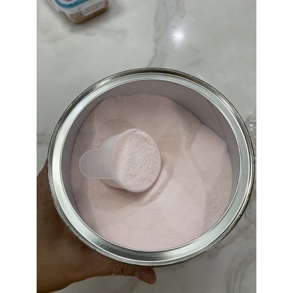 Bột Chanh Đào 𝘾𝙤𝙪𝙣𝙩𝙧𝙮 𝙏𝙞𝙢𝙚 𝙋𝙞𝙣𝙠 𝙇𝙚𝙢𝙤𝙣𝙖𝙙𝙚 𝙋𝙝𝙖 𝙉𝙪̛𝙤̛́𝙘 𝘾𝙝𝙖𝙣𝙝 Đ𝙖̀𝙤 bổ dưỡng thơm ngon đẹp mắt - Mỹ 🇺🇸️