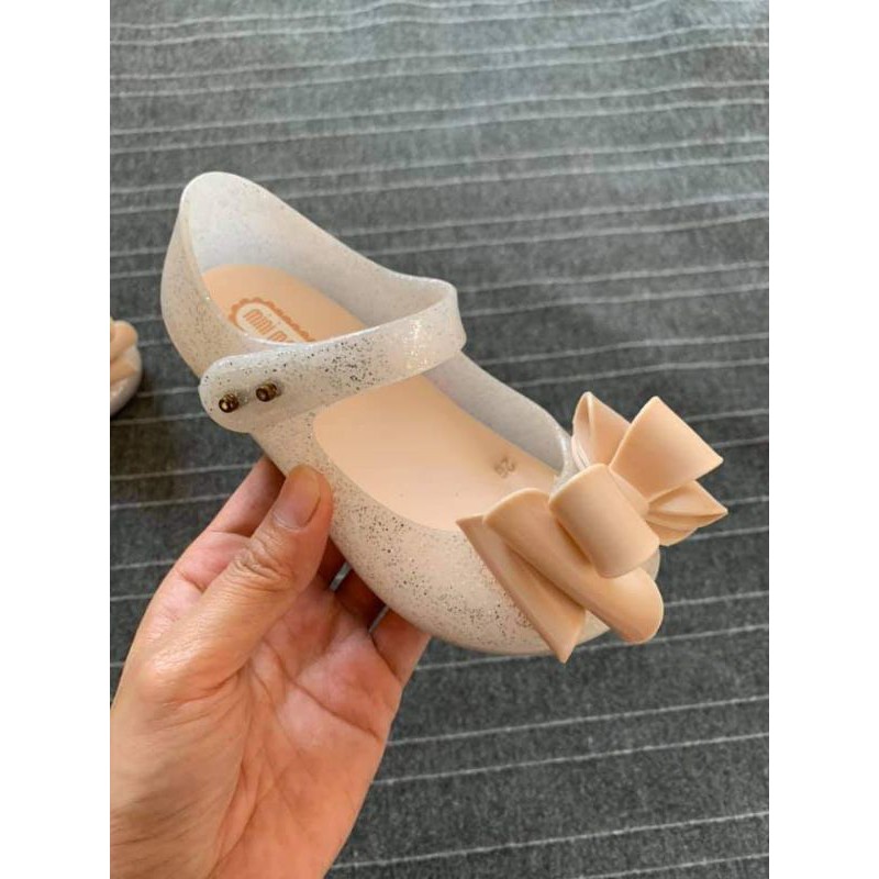 Giày xuất cho bé