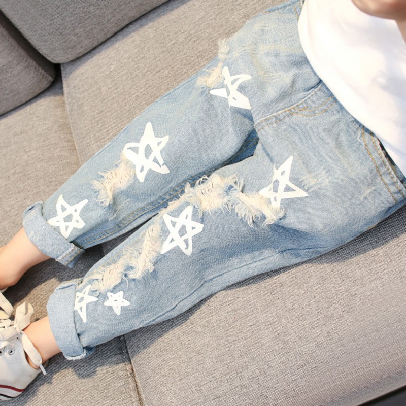 Quần jeans rách họa tiết ngôi sao năng động cho bé