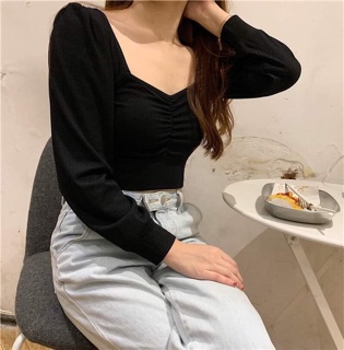 Áo kiểu cổ U tay dài