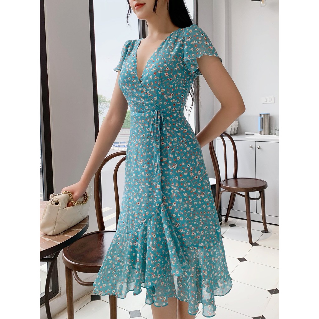 Váy đi biển ngắn tay, Đầm thiết kế cổ V thắt eo màu xanh dương họa tiết hoa đủ 4 size e1197 | BigBuy360 - bigbuy360.vn