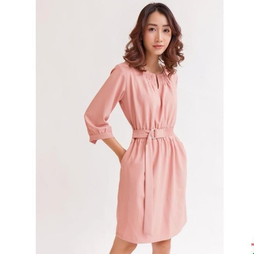 Váy Đầm Nữ Công Sở Tay Lở Dún Cổ Dún Phối Dây Đai Eo Màu Hồng Tà A Vải Dãn Nhẹ GUDO